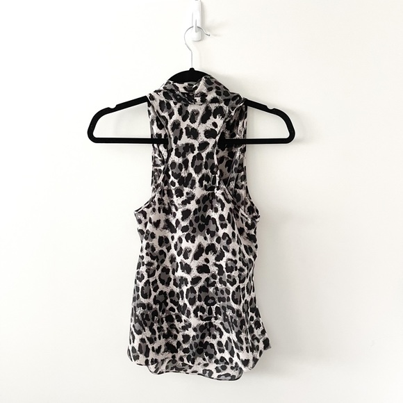 Guess Leopard Print Scoop Neck Sleeveless Blouse Size Small - Picture 3 of 10
